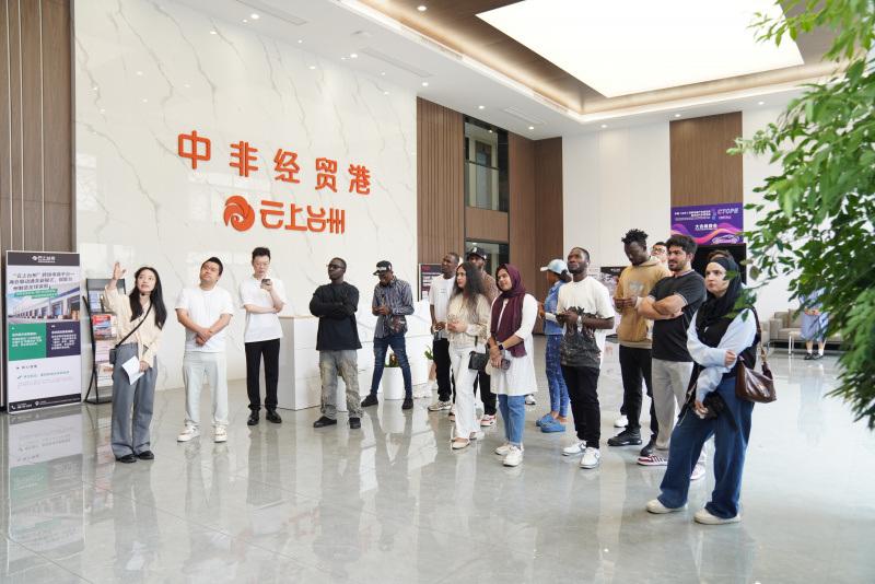 3号楼-驾驶舱参观.jpg